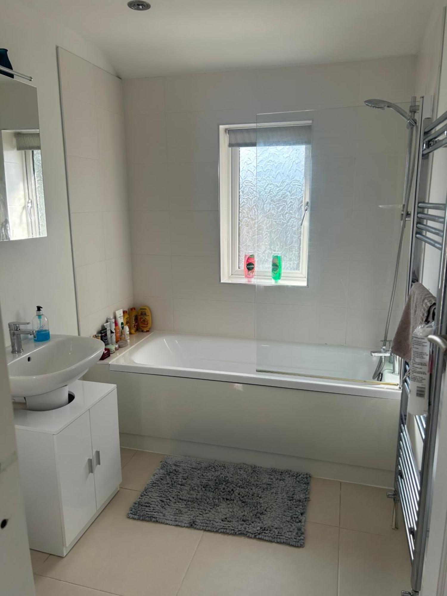 Hazel Grove Lovely, Large Double Bedroom With Park View In Home מראה חיצוני תמונה