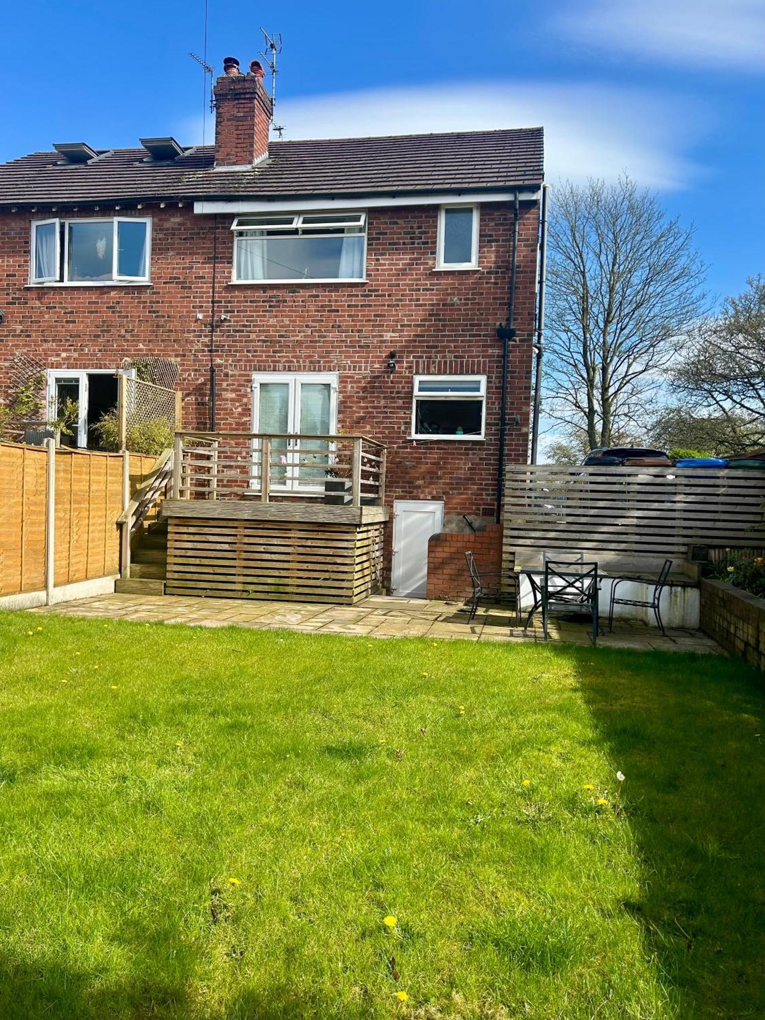 Hazel Grove Lovely, Large Double Bedroom With Park View In Home מראה חיצוני תמונה